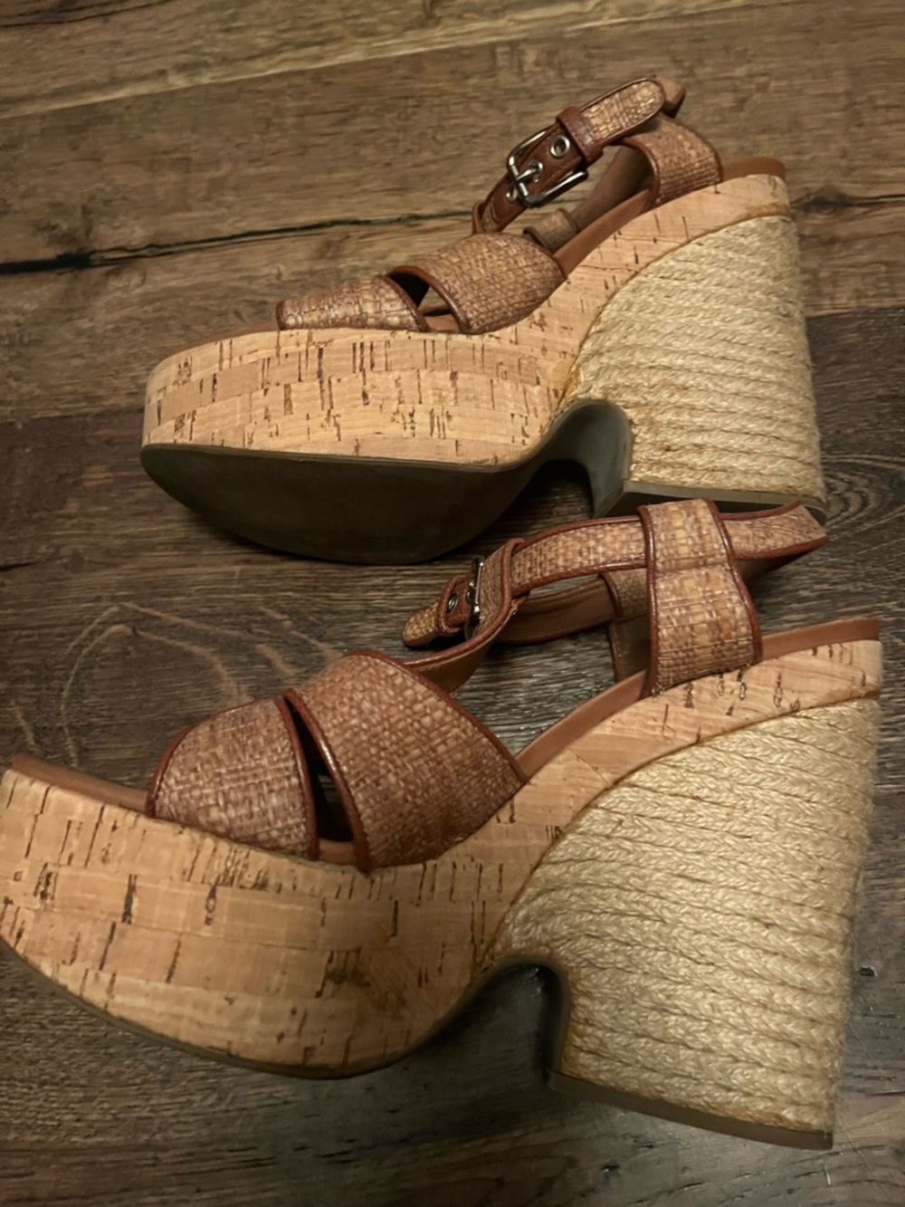Dolce & Gabanna Platform Sandals - 39.5